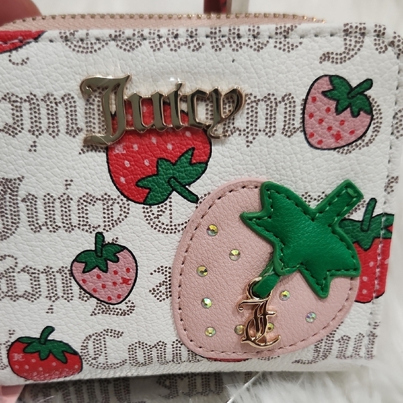 🔹️Juicy Couture🔹 Freshly Picked Small Zip Around Strawberry Wallet Peach White - Picture 9 of 10